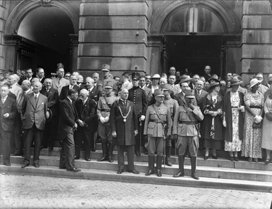 845141 Afbeelding van de autoriteiten, met o.a. burgemeester mr.dr. G.A.W. ter Pelkwijk en dr. J. Milius (voorzitter ...
